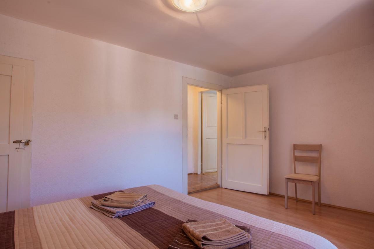 Apartment Surdic Valun Exterior foto